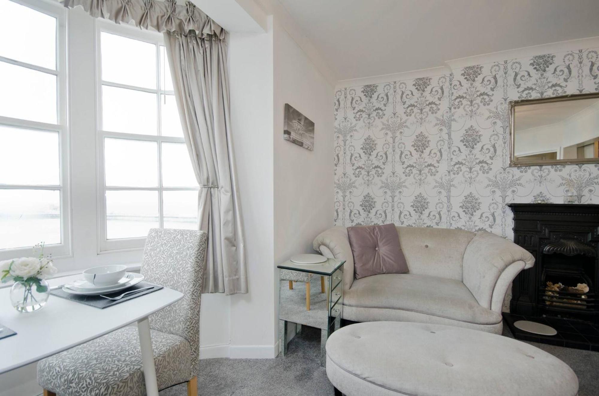 Seaview Regency Apartment With Private Parking Brighton Exterior foto